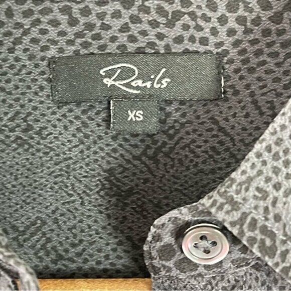 RAILS Kate Cobra Print 100% Silk Top Size XS charcoal black button up - Picture 8 of 12